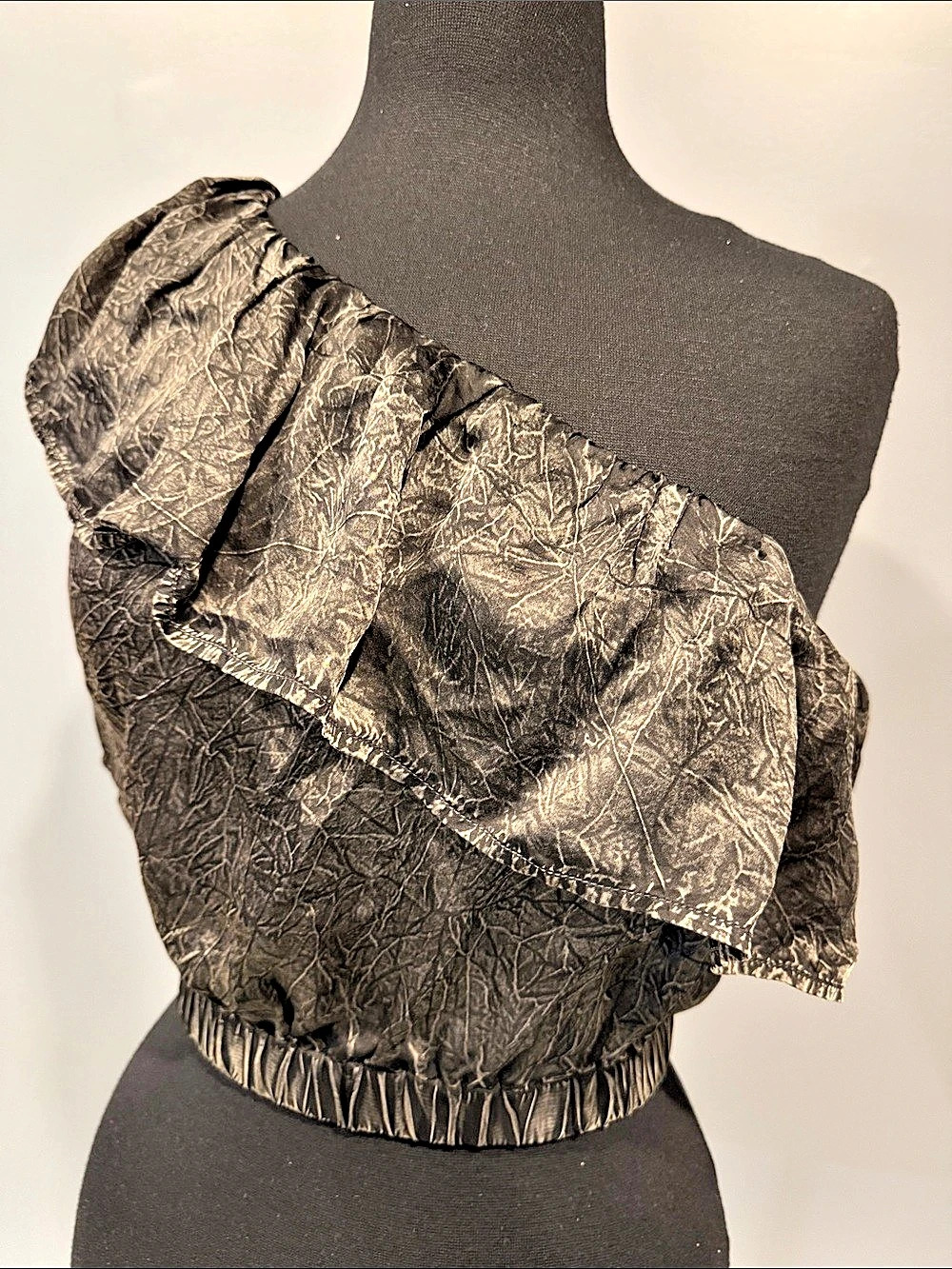 Lucky Brand One-Shoulder Crop Top in Black & Silver Size Small